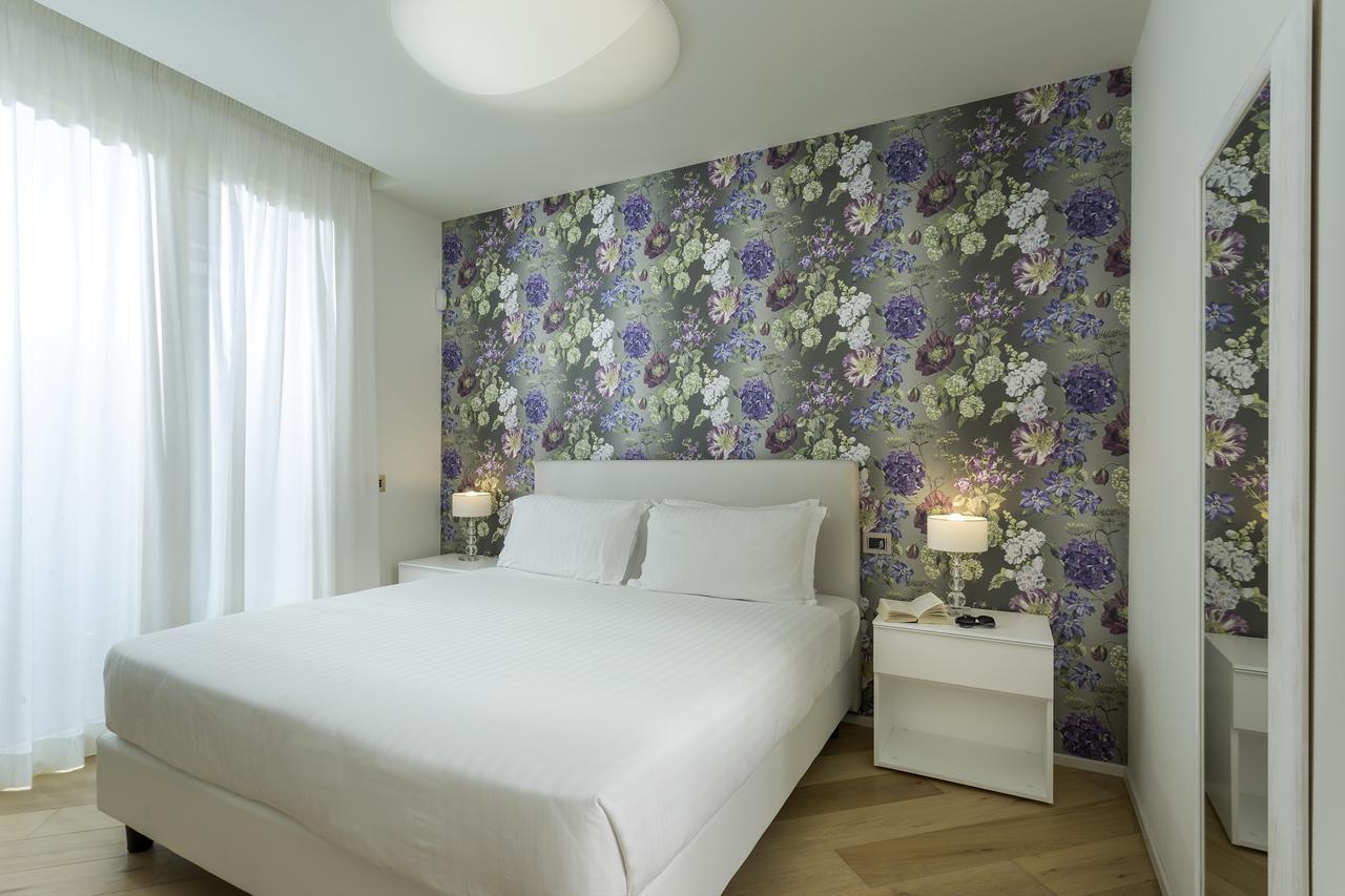 Embassy Aparthotel Ріміні Екстер'єр фото