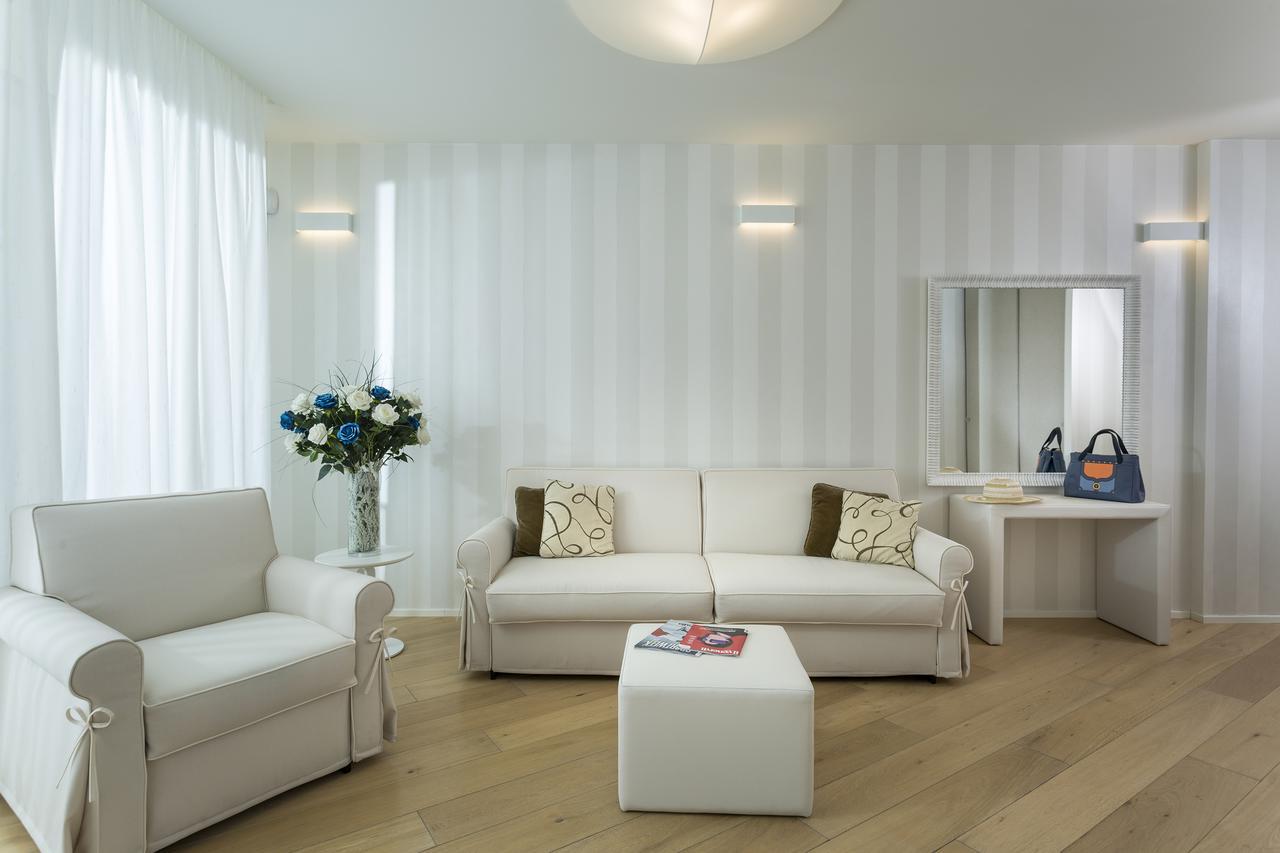 Embassy Aparthotel Ріміні Екстер'єр фото