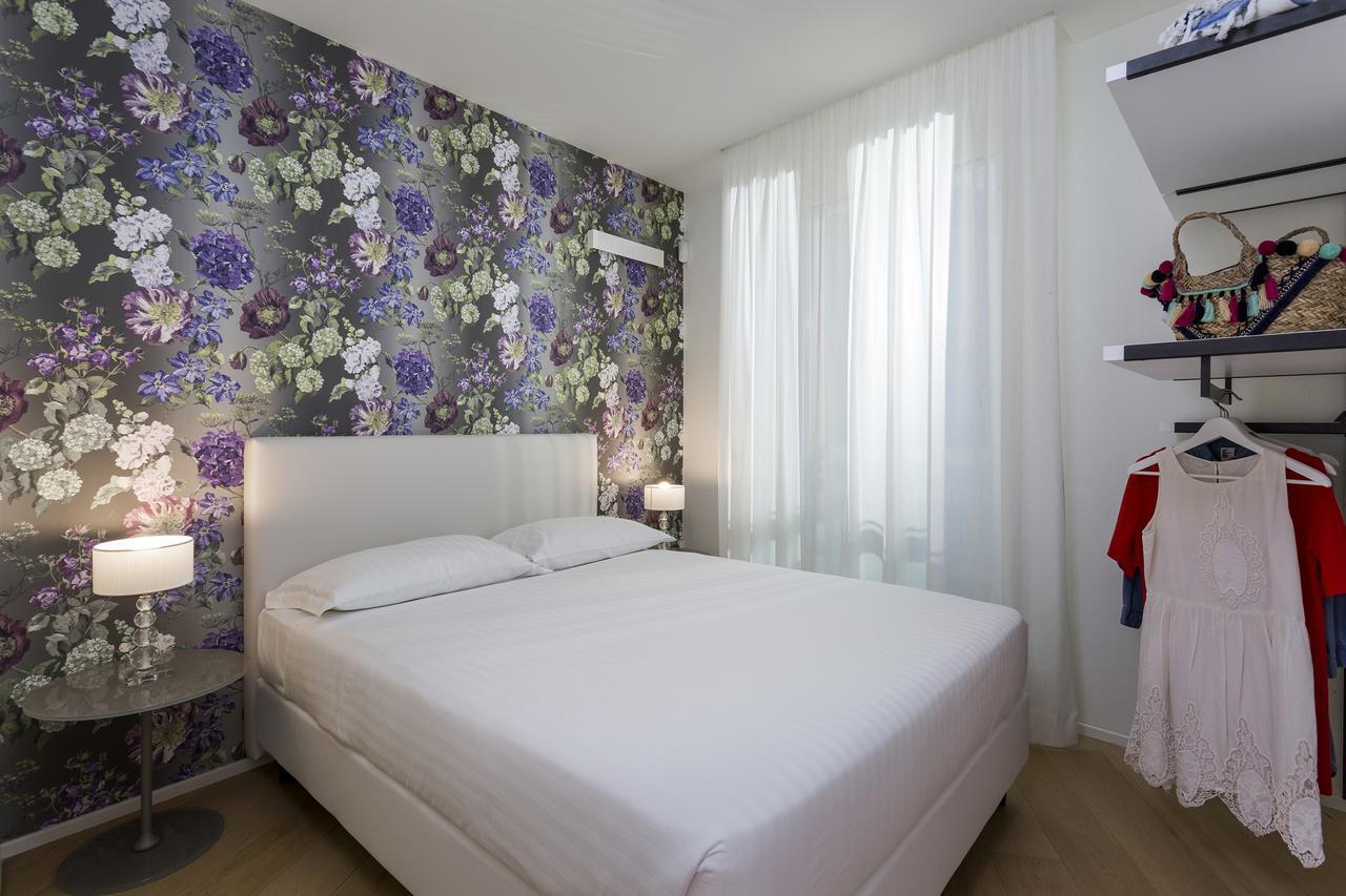 Embassy Aparthotel Ріміні Екстер'єр фото