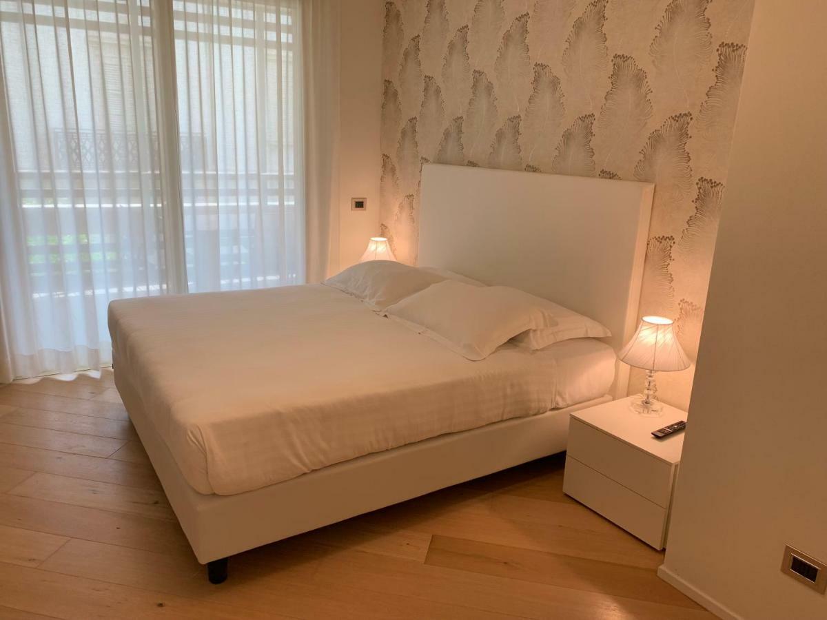 Embassy Aparthotel Ріміні Екстер'єр фото